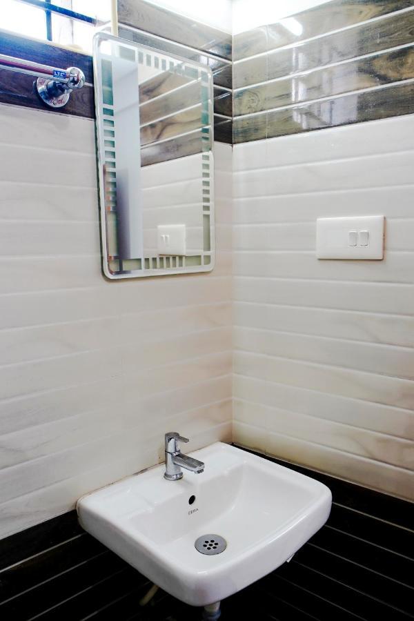 Reach Residency Hotel Kochi Luaran gambar