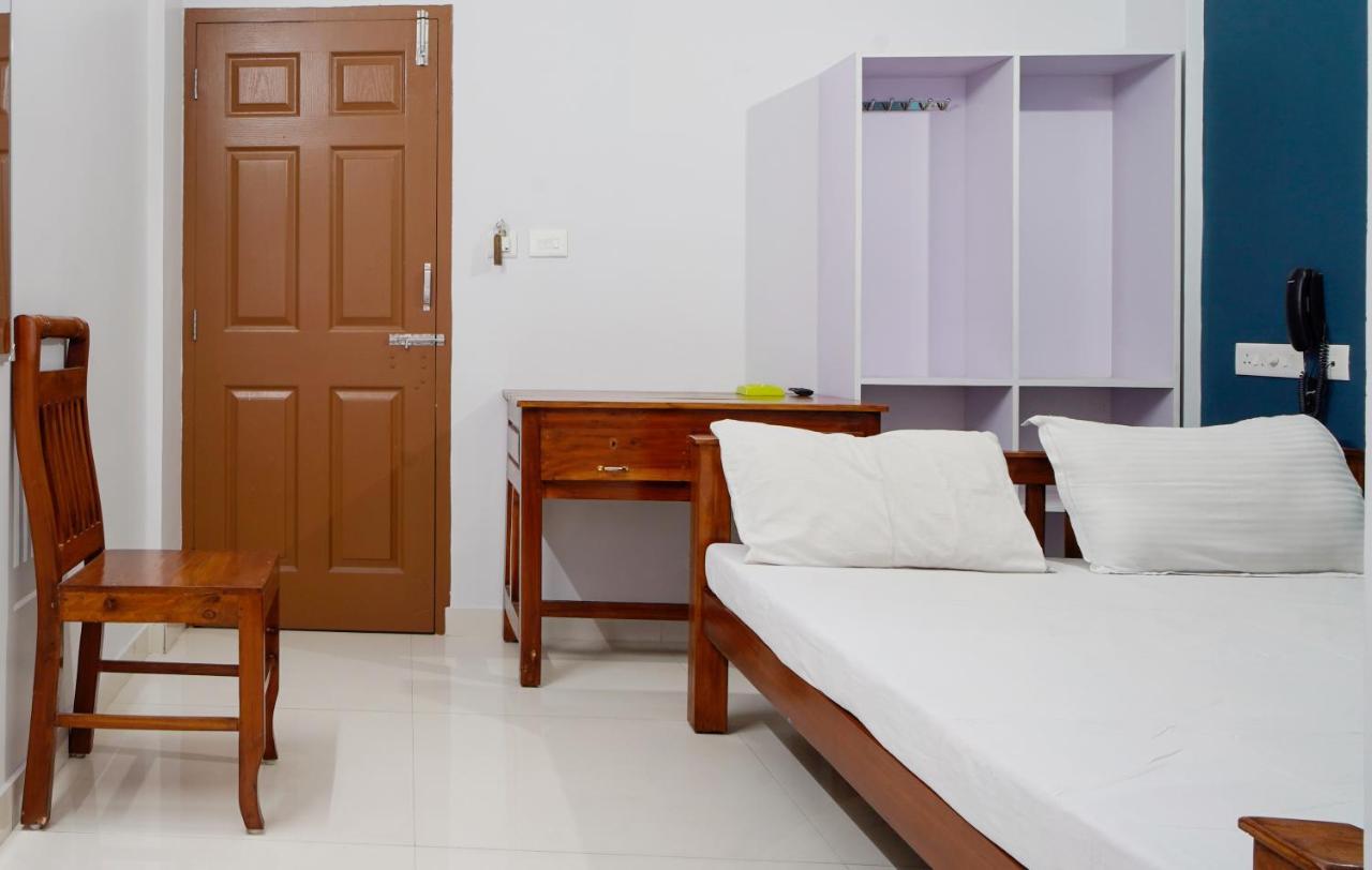 Reach Residency Hotel Kochi Luaran gambar