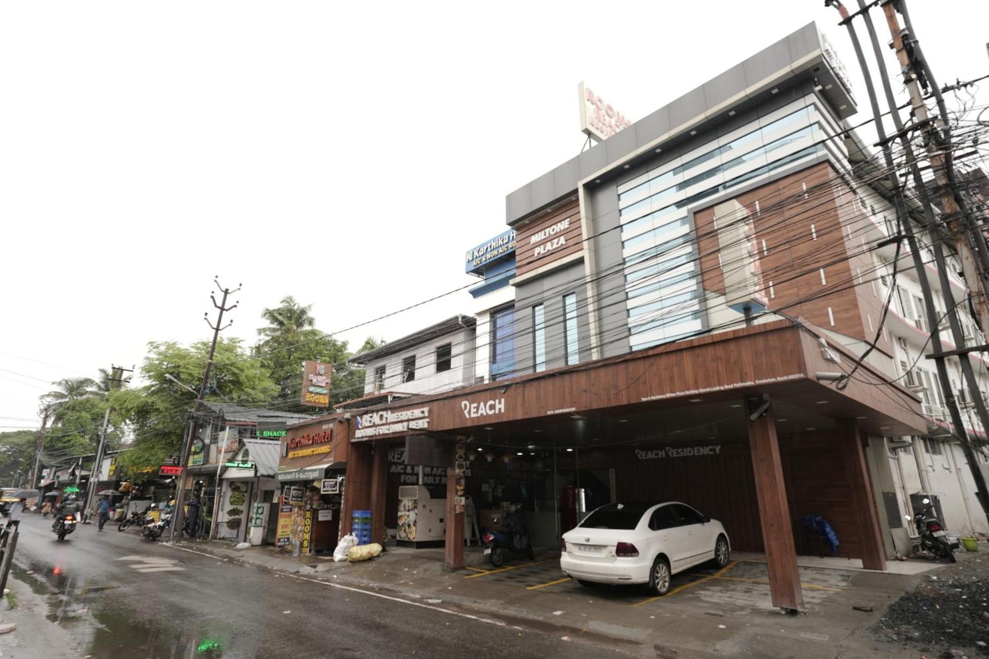 Reach Residency Hotel Kochi Luaran gambar