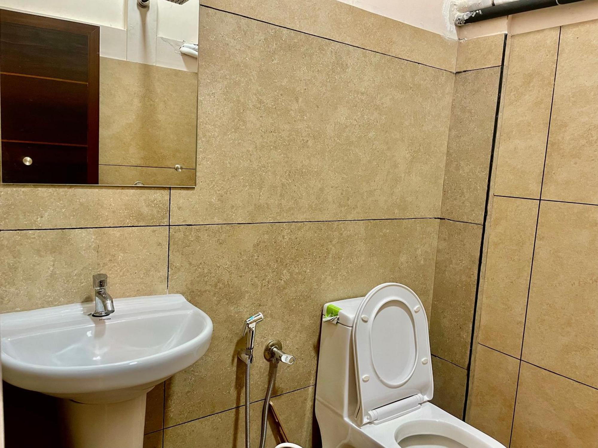 Reach Residency Hotel Kochi Luaran gambar